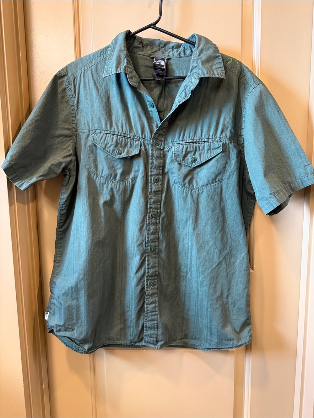 The North Face Men's Short-Sleeve Button-Down Shirt in Dark Green Size L